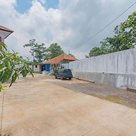 Hotel Reddoorz Syariah @ Tambak Mekar Street Subang Djalantjagak Esterno foto