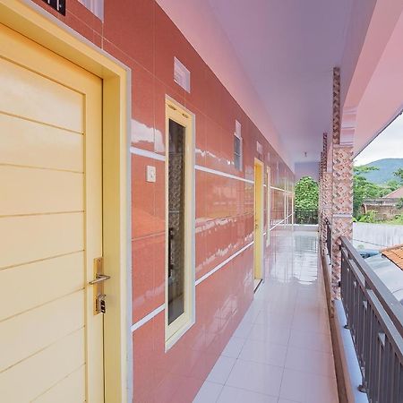 Hotel Reddoorz Syariah @ Tambak Mekar Street Subang Djalantjagak Esterno foto