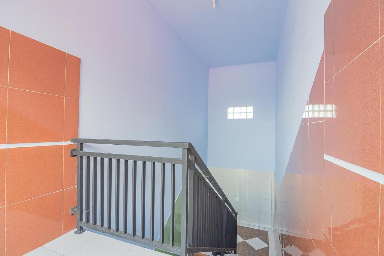 Hotel Reddoorz Syariah @ Tambak Mekar Street Subang Djalantjagak Esterno foto