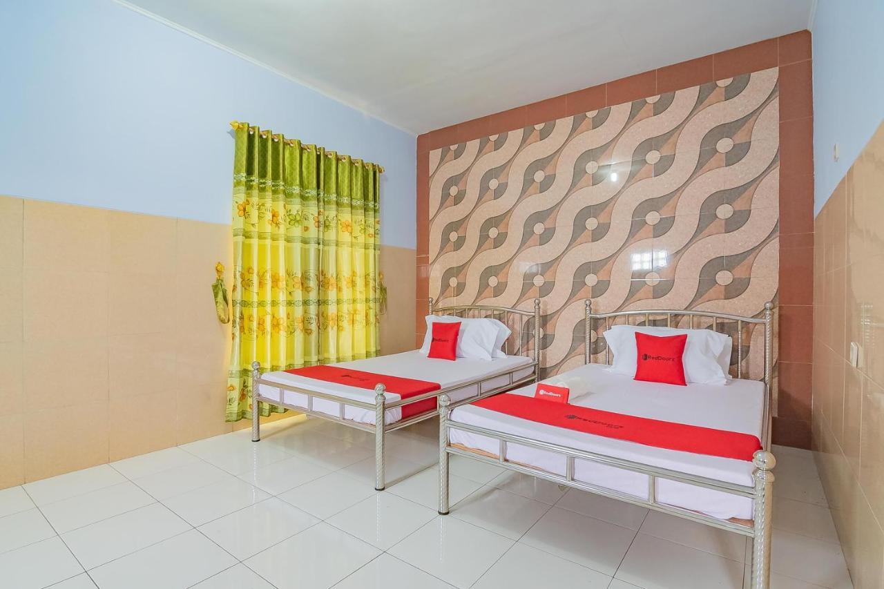 Hotel Reddoorz Syariah @ Tambak Mekar Street Subang Djalantjagak Esterno foto