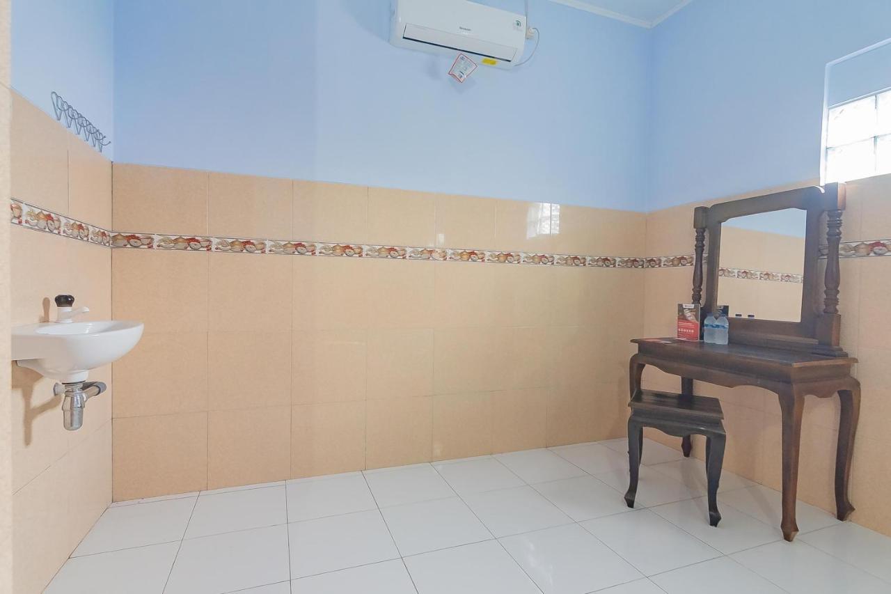 Hotel Reddoorz Syariah @ Tambak Mekar Street Subang Djalantjagak Esterno foto