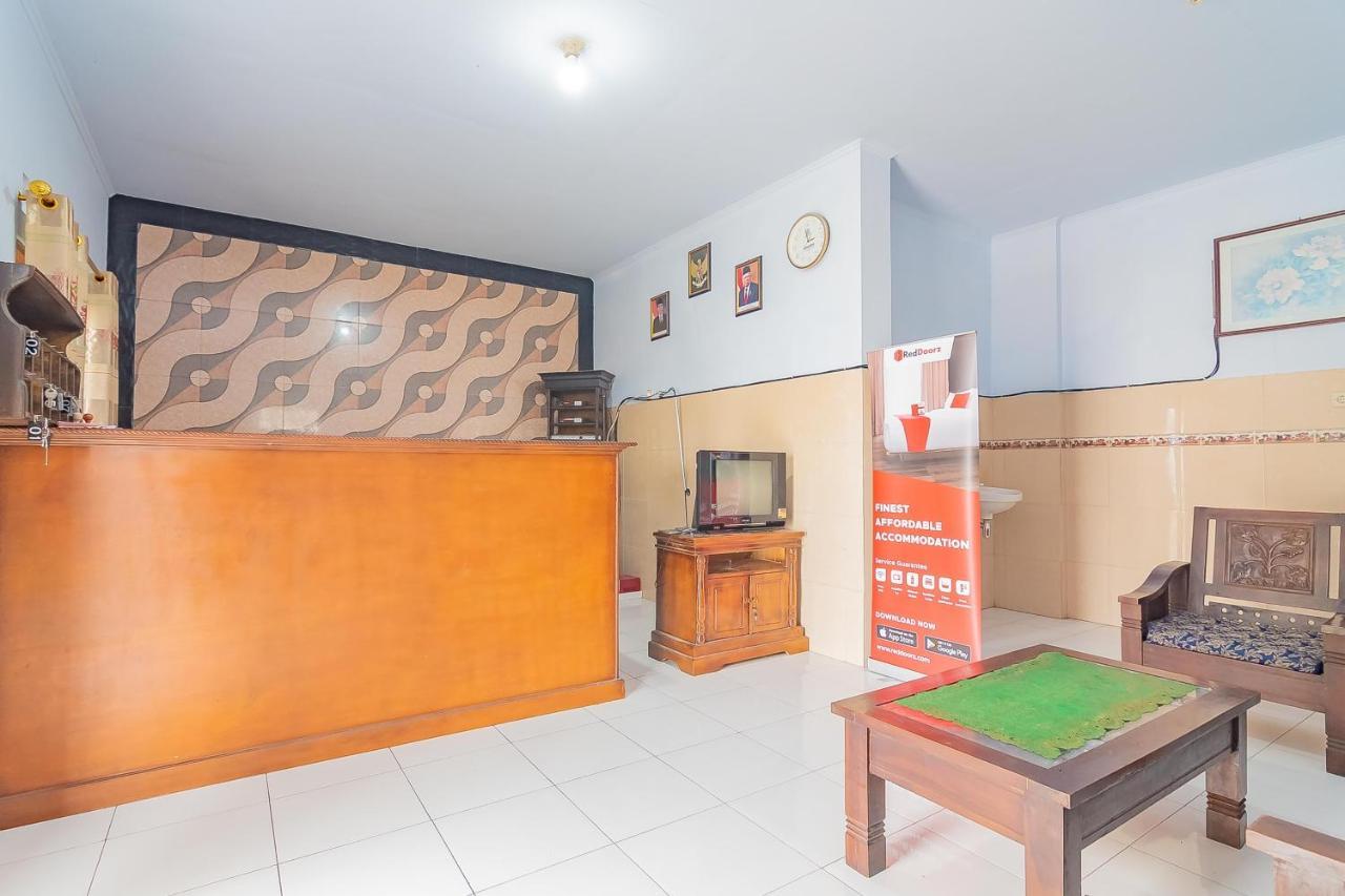Hotel Reddoorz Syariah @ Tambak Mekar Street Subang Djalantjagak Esterno foto