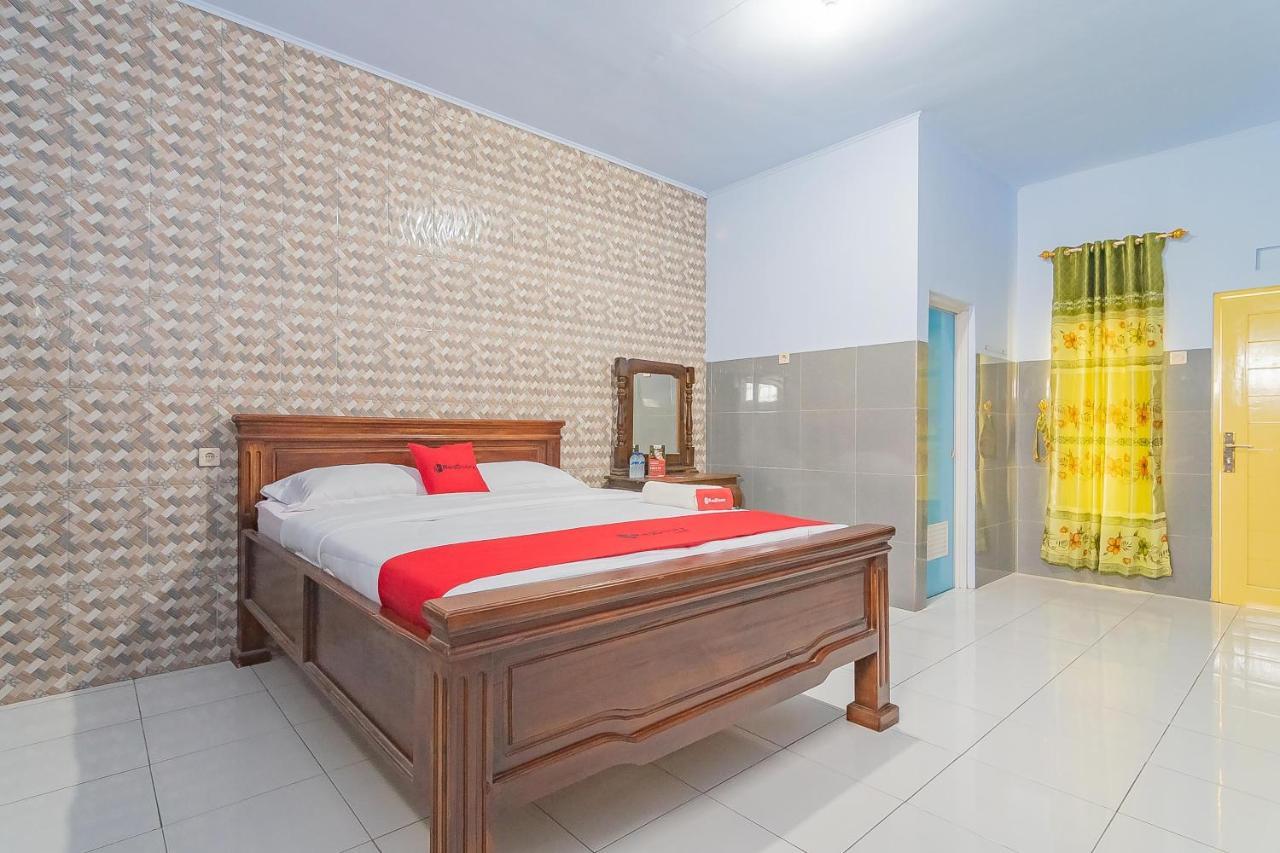 Hotel Reddoorz Syariah @ Tambak Mekar Street Subang Djalantjagak Esterno foto